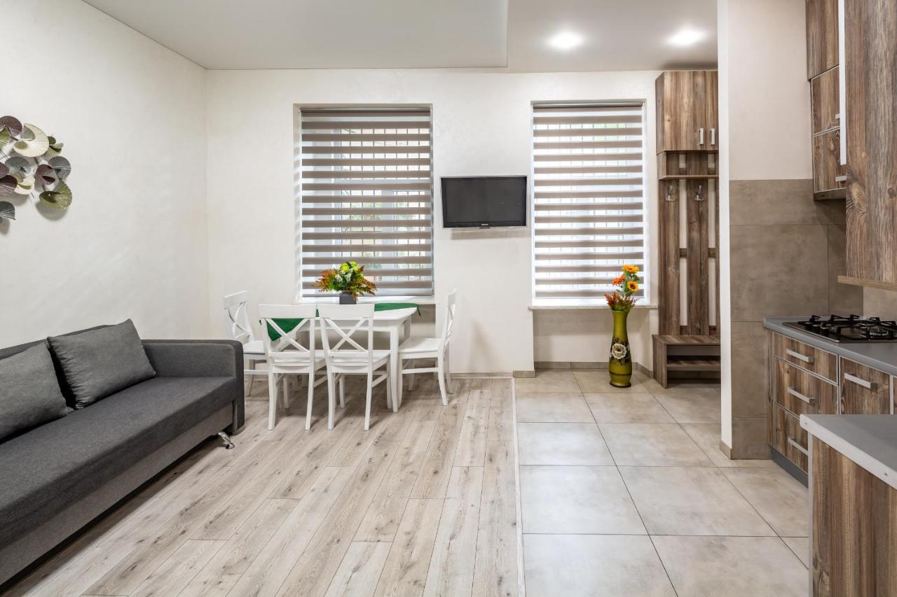 Alfa Apartments Kulisha 40 Lviv Buitenkant foto