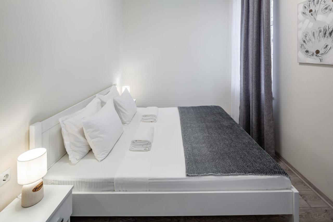 Alfa Apartments Kulisha 40 Lviv Buitenkant foto