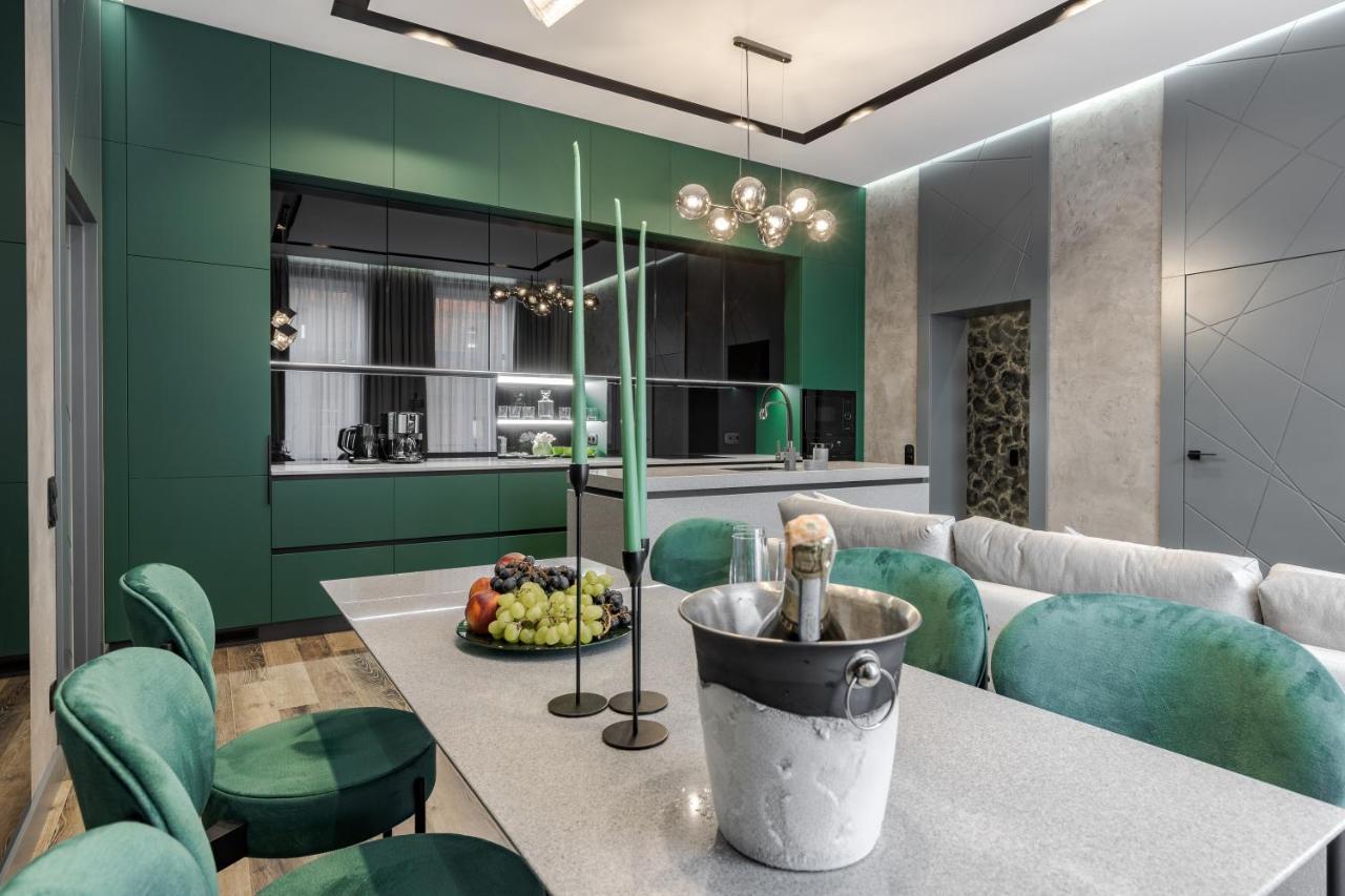 Alfa Apartments Kulisha 40 Lviv Buitenkant foto